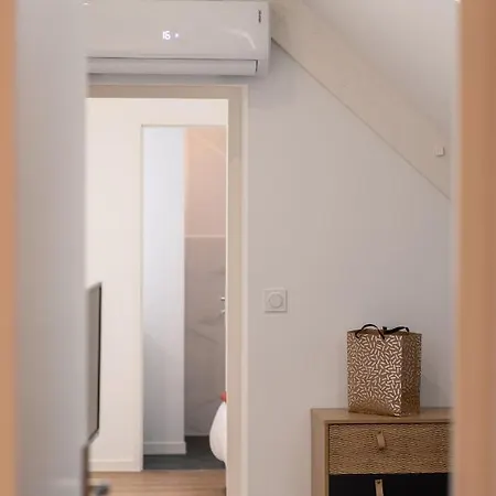 Apartment Les Cles De La Porte Saint-nicolas - Parking - Centre Beaune (Cote d'Or)