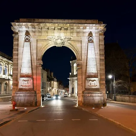 Les Cles De La Porte Saint-nicolas - Parking - Centre * Beaune (Cote d'Or)