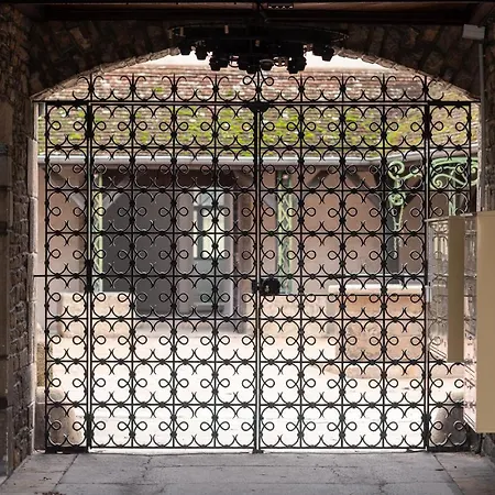 Les Cles De La Porte Saint-nicolas - Parking - Centre * Beaune (Cote d'Or)