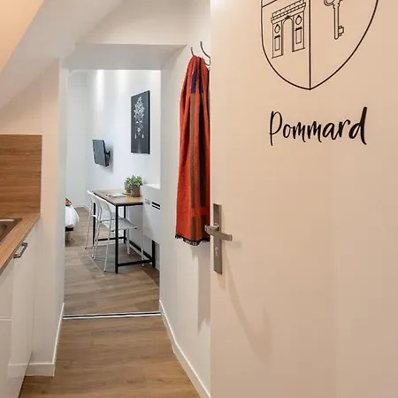 Apartment Les Cles De La Porte Saint-nicolas - Parking - Centre Beaune (Cote d'Or)
