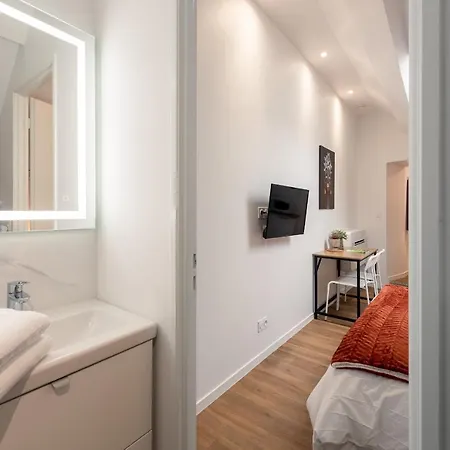 Les Cles De La Porte Saint-nicolas - Parking - Centre * Beaune (Cote d'Or)