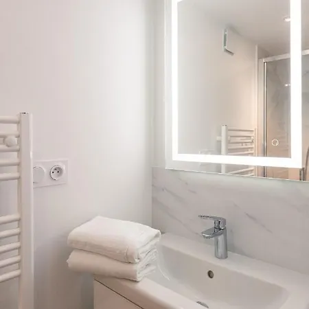 Apartment Les Cles De La Porte Saint-nicolas - Parking - Centre Beaune (Cote d'Or)