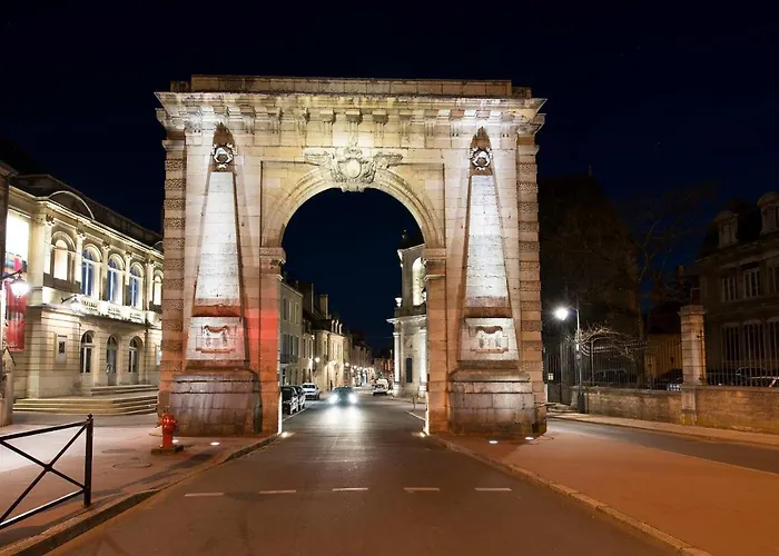 Les Clés De La Porte Saint-nicolas - Parking - Centre * Beaune (Cote d'Or)