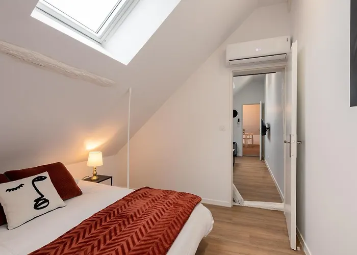 Apartment Les Cles De La Porte Saint-nicolas - Parking - Centre Beaune (Cote d'Or)