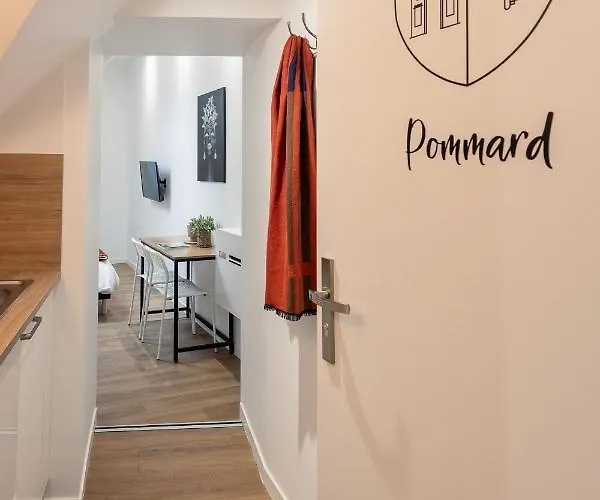 Apartment Les Cles De La Porte Saint-nicolas - Parking - Centre Beaune (Cote d'Or)