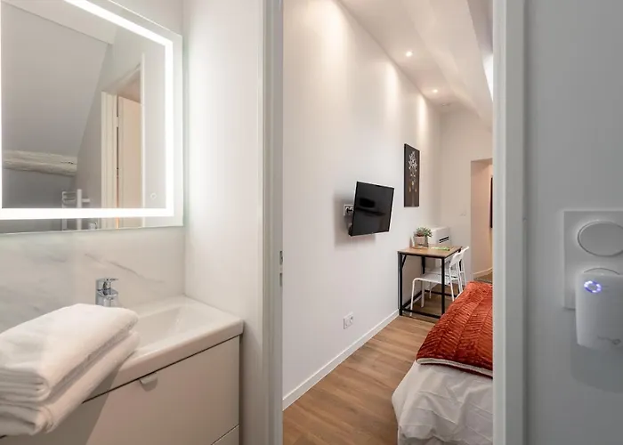 Les Cles De La Porte Saint-nicolas - Parking - Centre * Beaune (Cote d'Or)