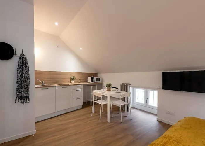 Les Clés De La Porte Saint-nicolas - Parking - Centre * Beaune (Cote d'Or)